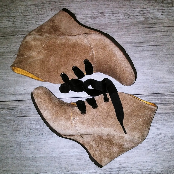 NWOT Bussola by Anthropologie Booties - Picture 2 of 8
